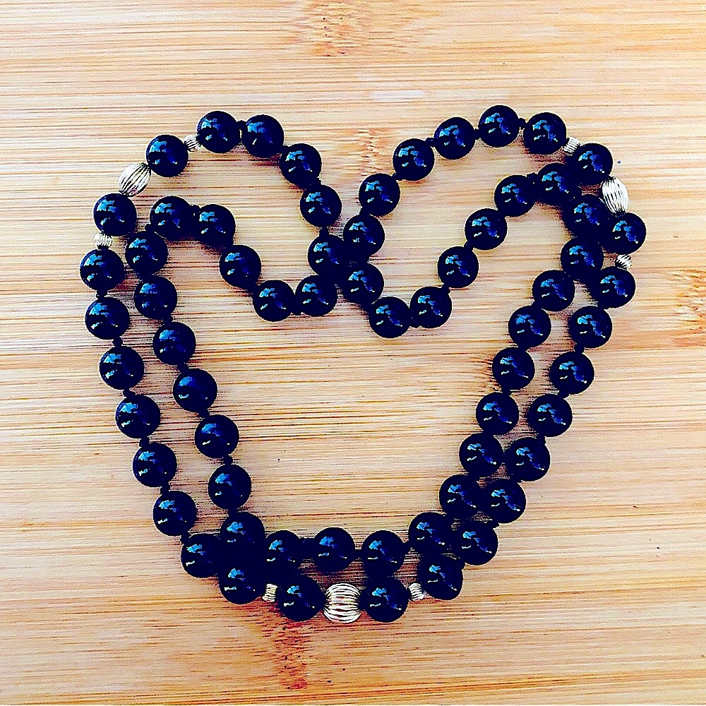 $185  Vintage 14K & Black Bead 30 Inch Estate Necklace - Picture 5 of 9
